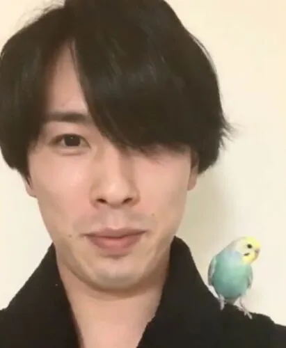 宮舘涼太　ペット　愛犬　セキセイインコ　トイプードル